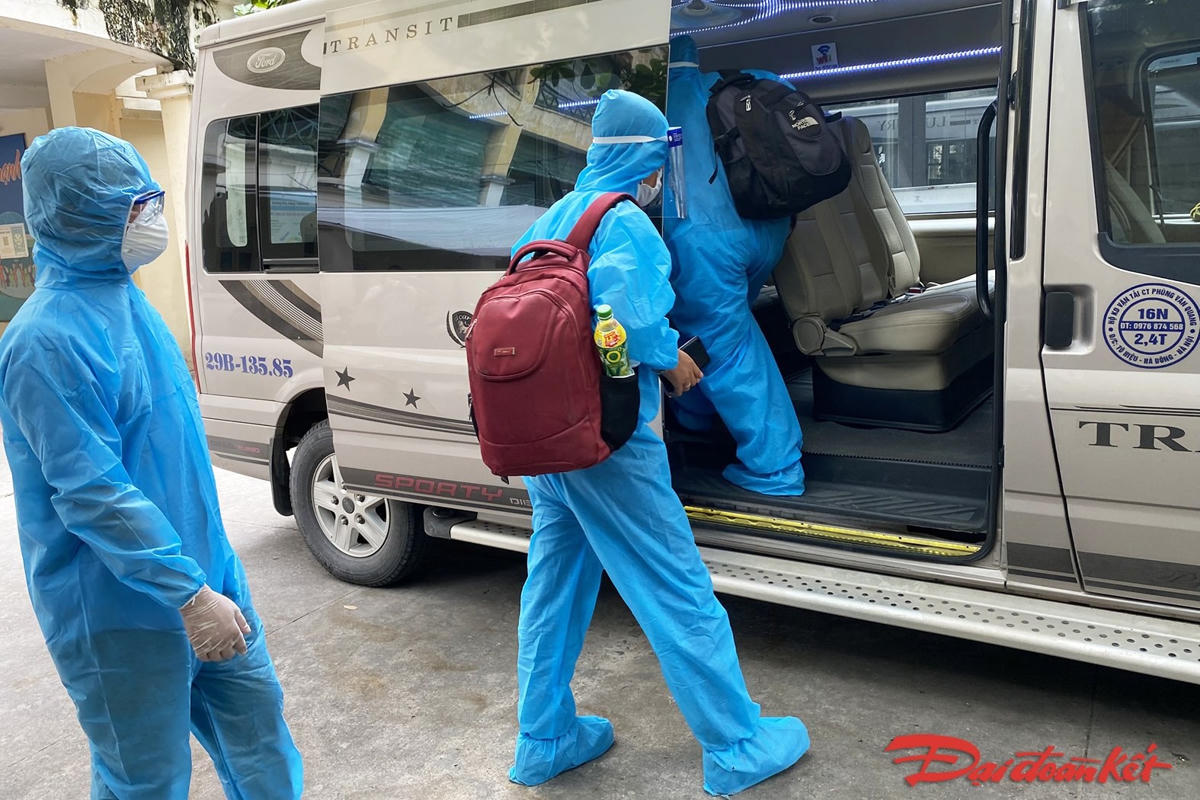 [ẢNH] Hà Nội đón gần 300 công dân từ Bắc Giang trở về
