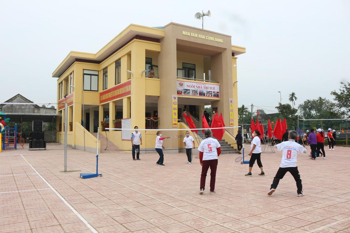 Sân chơi thể thao rộng rãi.