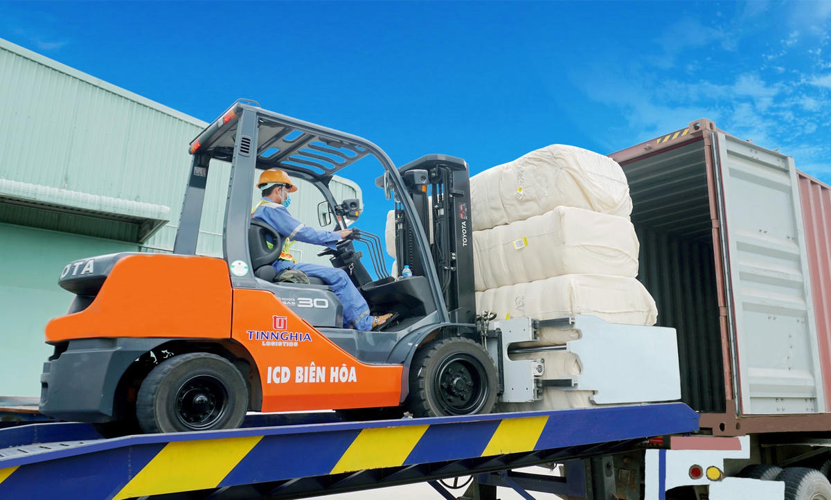 Tổng Công ty Tín Nghĩa ra quân đầu tiên cung ứng hàng hóa với 9 điểm bán hàng bình ổn giá tại TP Biên Hòa.