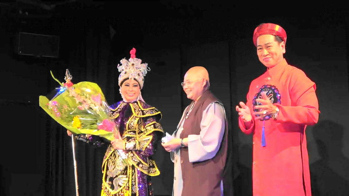 Xem Cải lương và Đờn ca tài tử tại Pháp