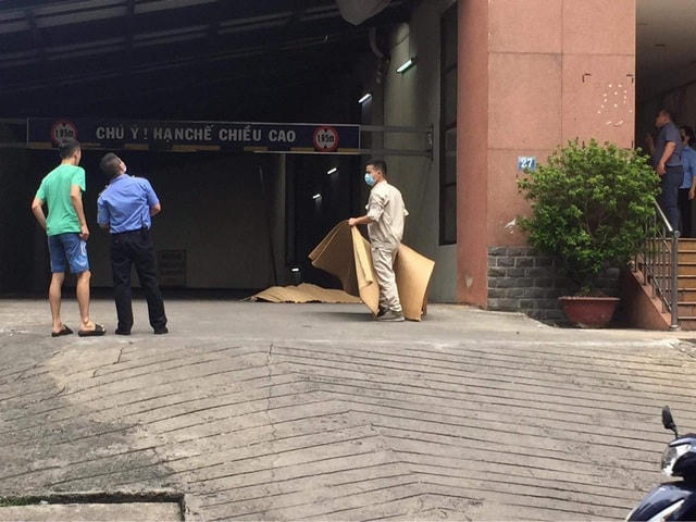 Nơi người đàn ông xấu số rơi xuống.