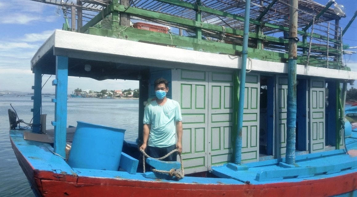 Ngư dân chuẩn bị vươn khơi trở lại.