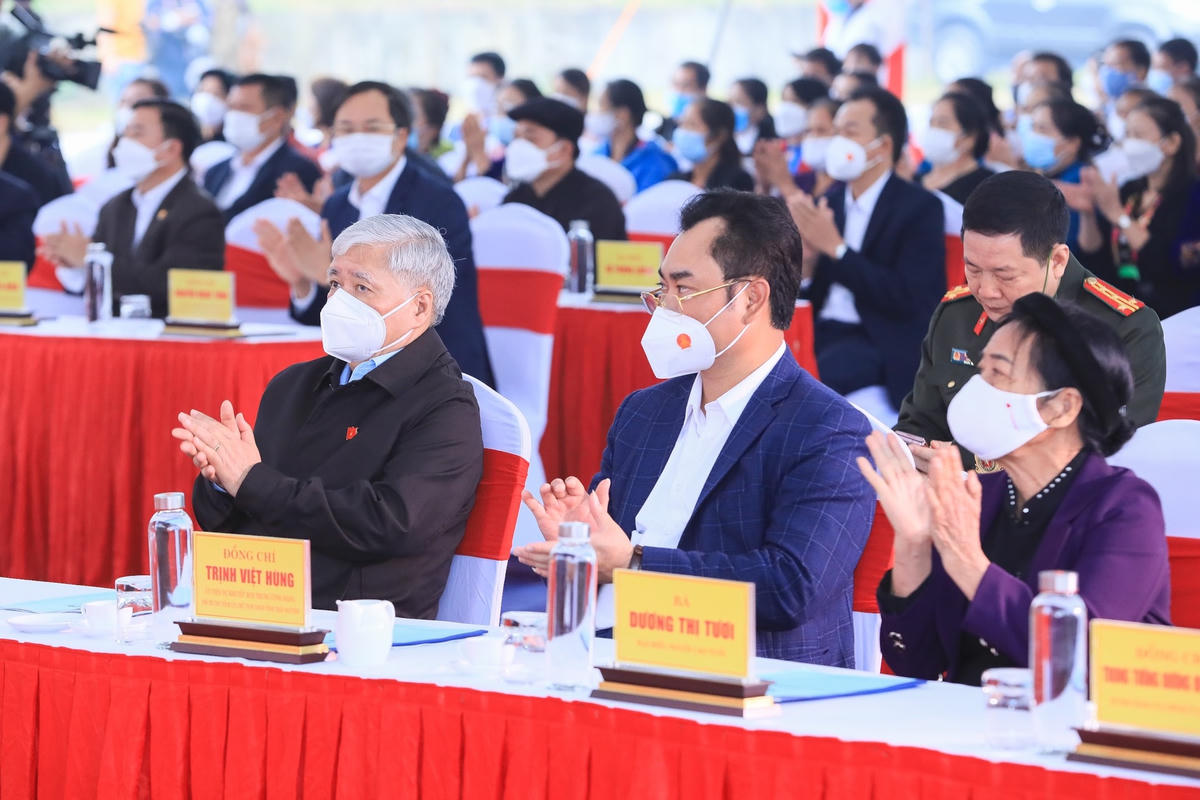 Chủ tịch UBTƯ MTTQ Việt Nam Đỗ Văn Chiến cùng các đại biểu dự Ngày hội.