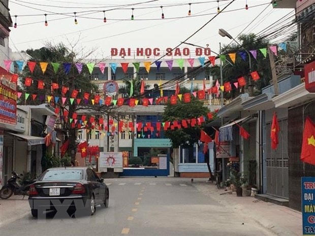 Đại học Sao Đỏ được dùng làm điểm cách ly tập trung. Ảnh: TTXVN.