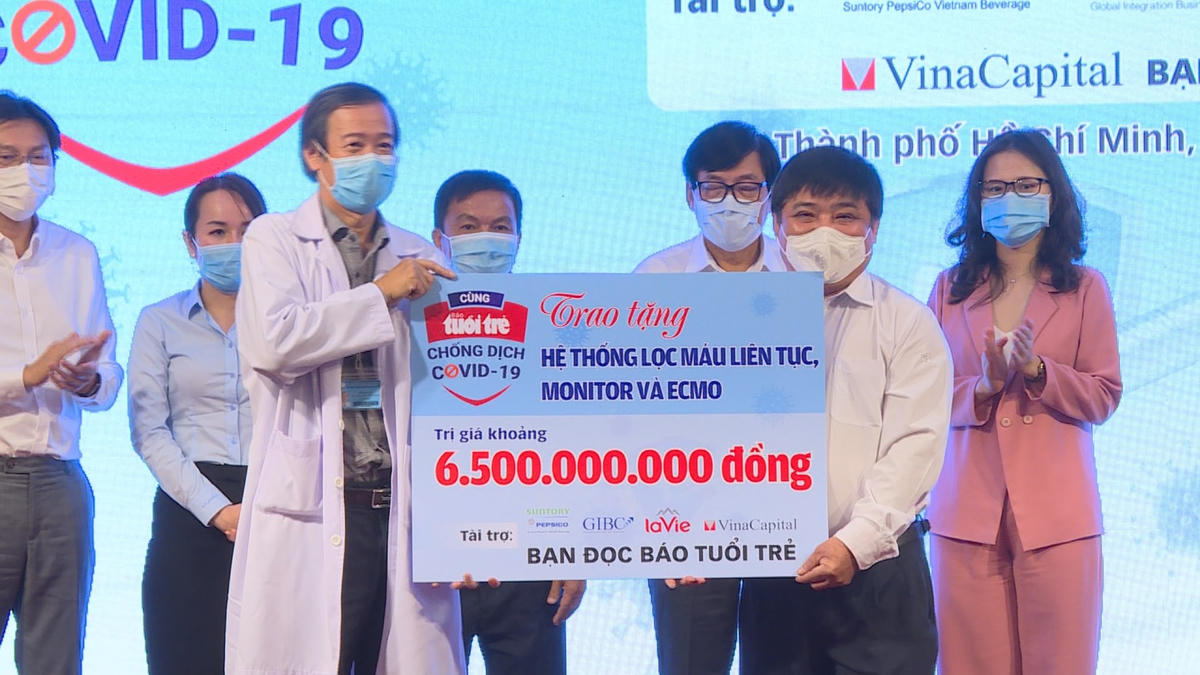 TP HCM trao tặng 6,5 tỷ đồng thiết bị y tế phòng chống dịch Covid-19