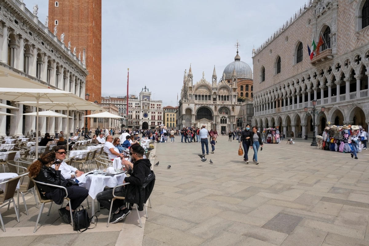 Du khách quốc tế quay trở lại Venice sau khi Italy dỡ bỏ hạn chế đối với các quốc gia EU, Anh và Israel.