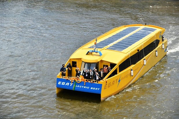 Tập đoàn điện lực Thái Lan ra mắt xe máy và tàu thủy chạy bằng điện