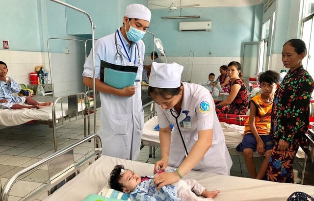Thời tiết nóng ẩm, mưa nhiều là điều kiện thuận lợi cho dịch sốt xuất huyết bùng phát.