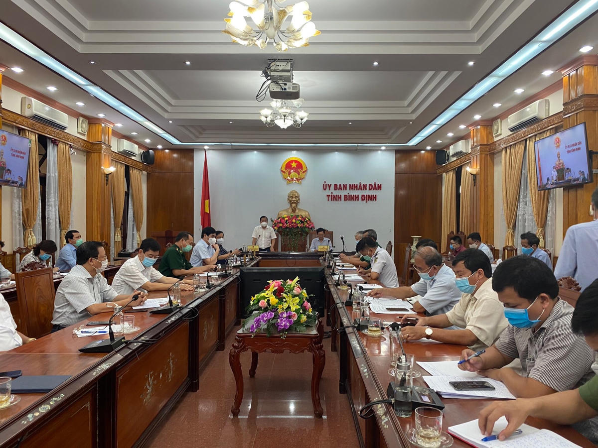 Ban chỉ đạo phòng chống dịch tỉnh Bình Định họp trực tuyến triển khai các biện pháp cấp bách phòng chống dịch Covid-19.