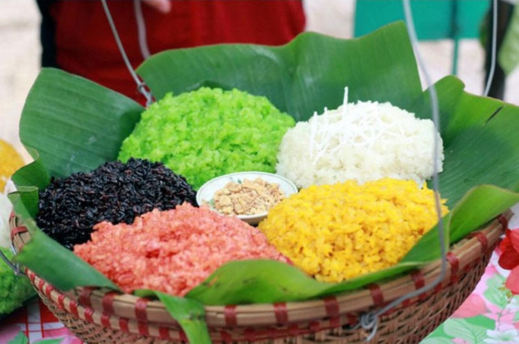 Xôi nếp nương là món quà tinh túy từ thiên nhiên tươi đẹp và sự cần cù chăm chỉ của người dân Mai Châu.