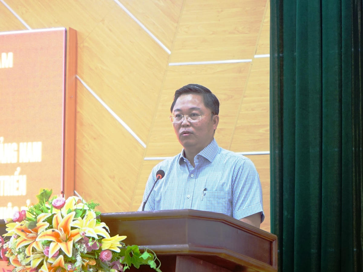 Ông Lê Trí Thanh, Chủ tịch UBND tỉnh Quảng Nam phát biểu hội thảo.