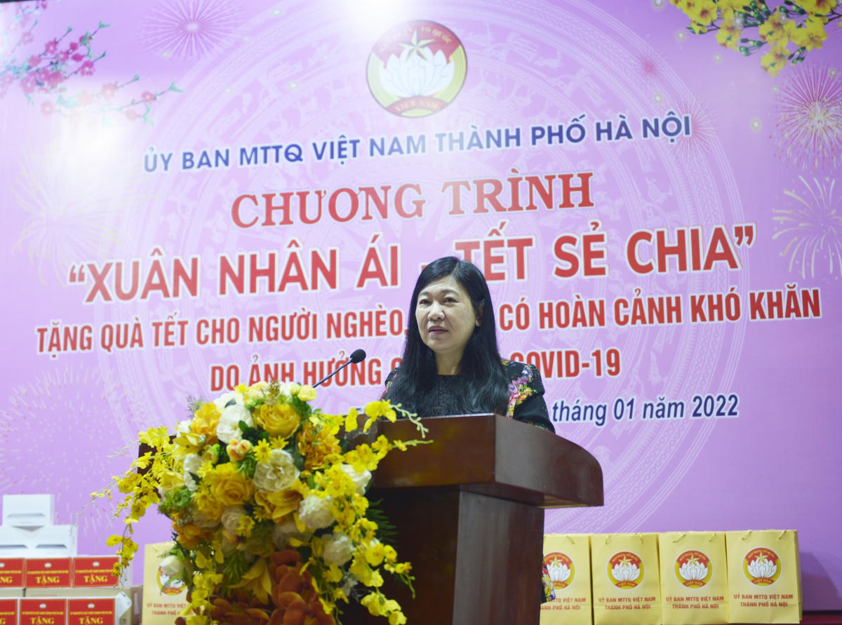 Bà Nguyễn Lan Hương phát biểu tại hội nghị.