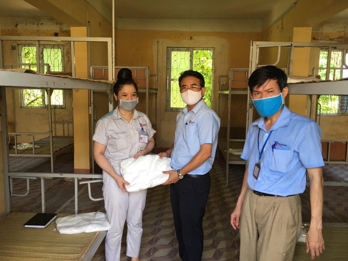 Lãnh đạo các công ty cũng đặc biệt chú ý đến những điều kiện tốt nhất để ăn ở tập trung cho các công nhân.