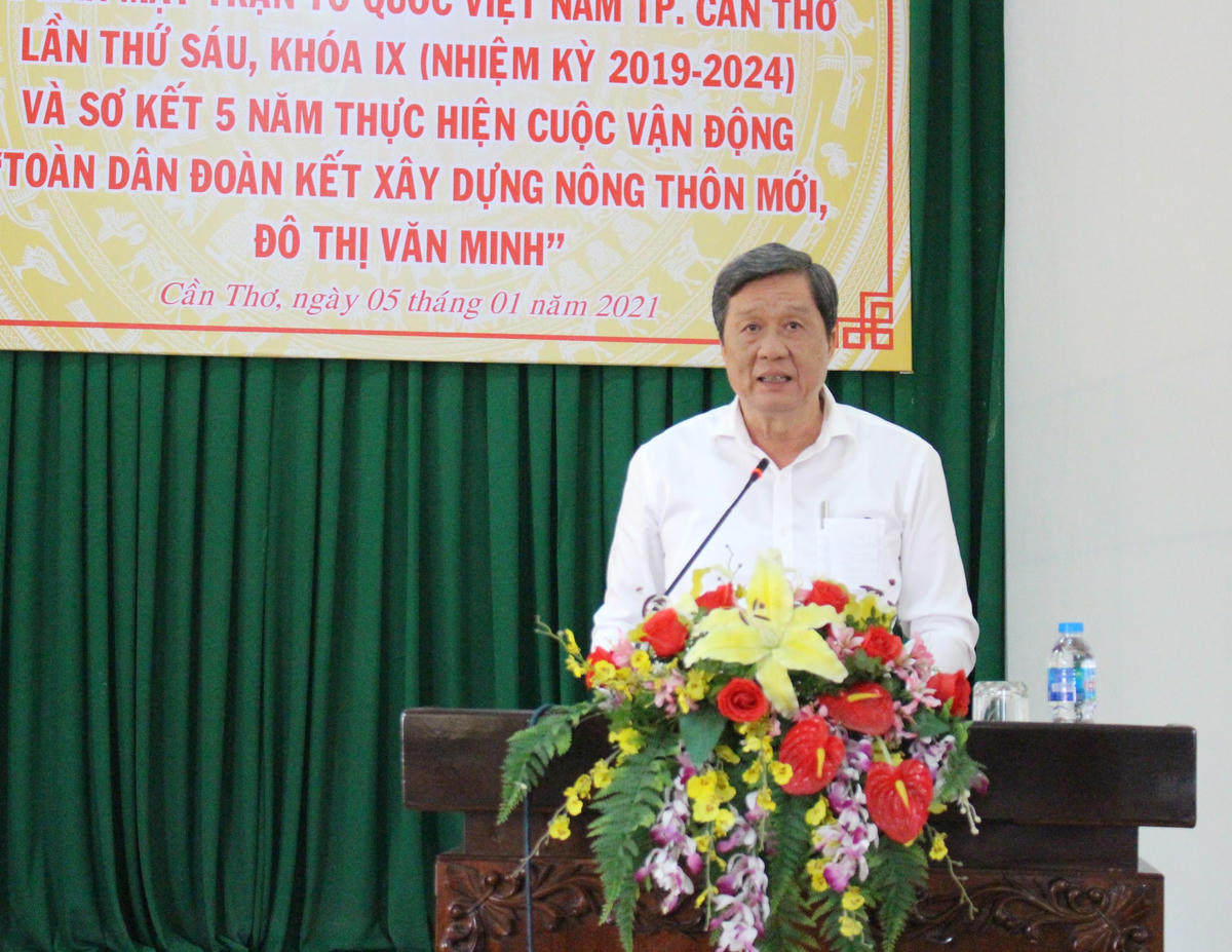 Ông Phạm Văn Hiểu Phó bí thư Thường trực Thành ủy Cần Thơ phát biểu tại Hội nghị.