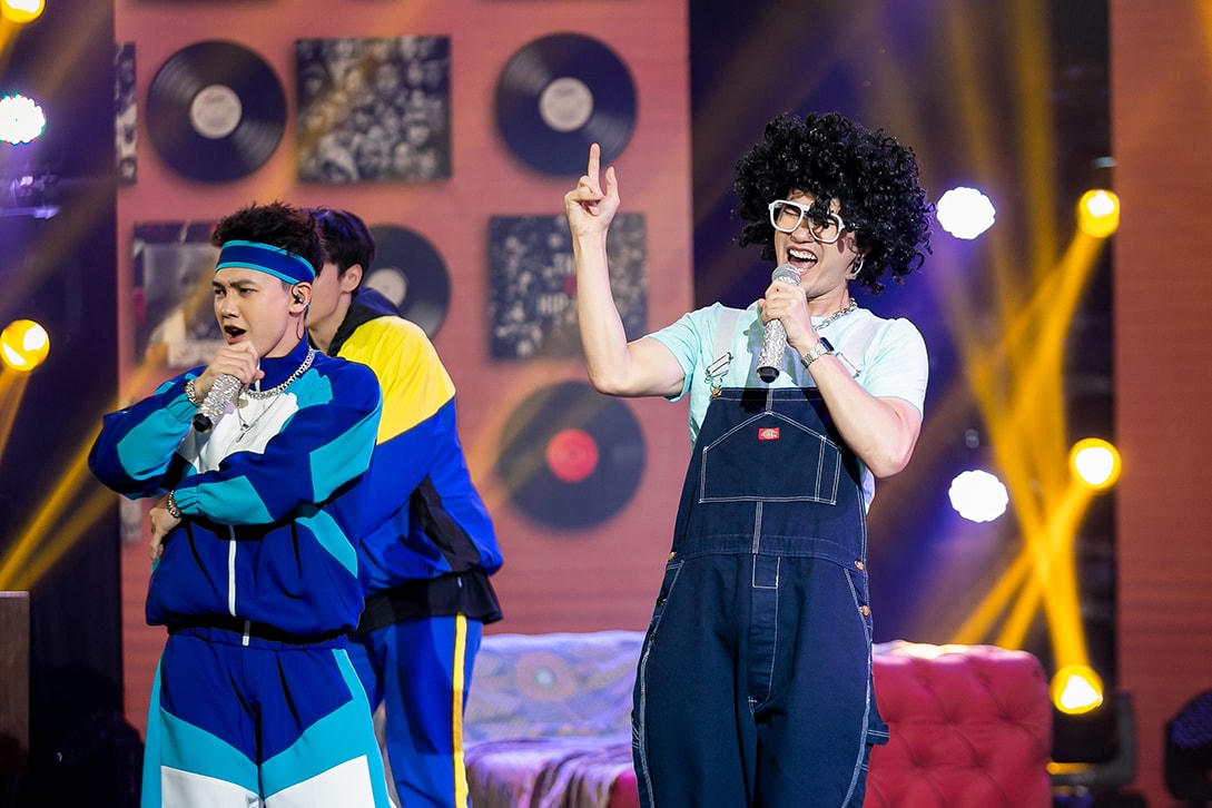 Sự hỗ trợ rap cực mượt từ Master Khắc Hưng càng khiến tiết mục bùng nổ.