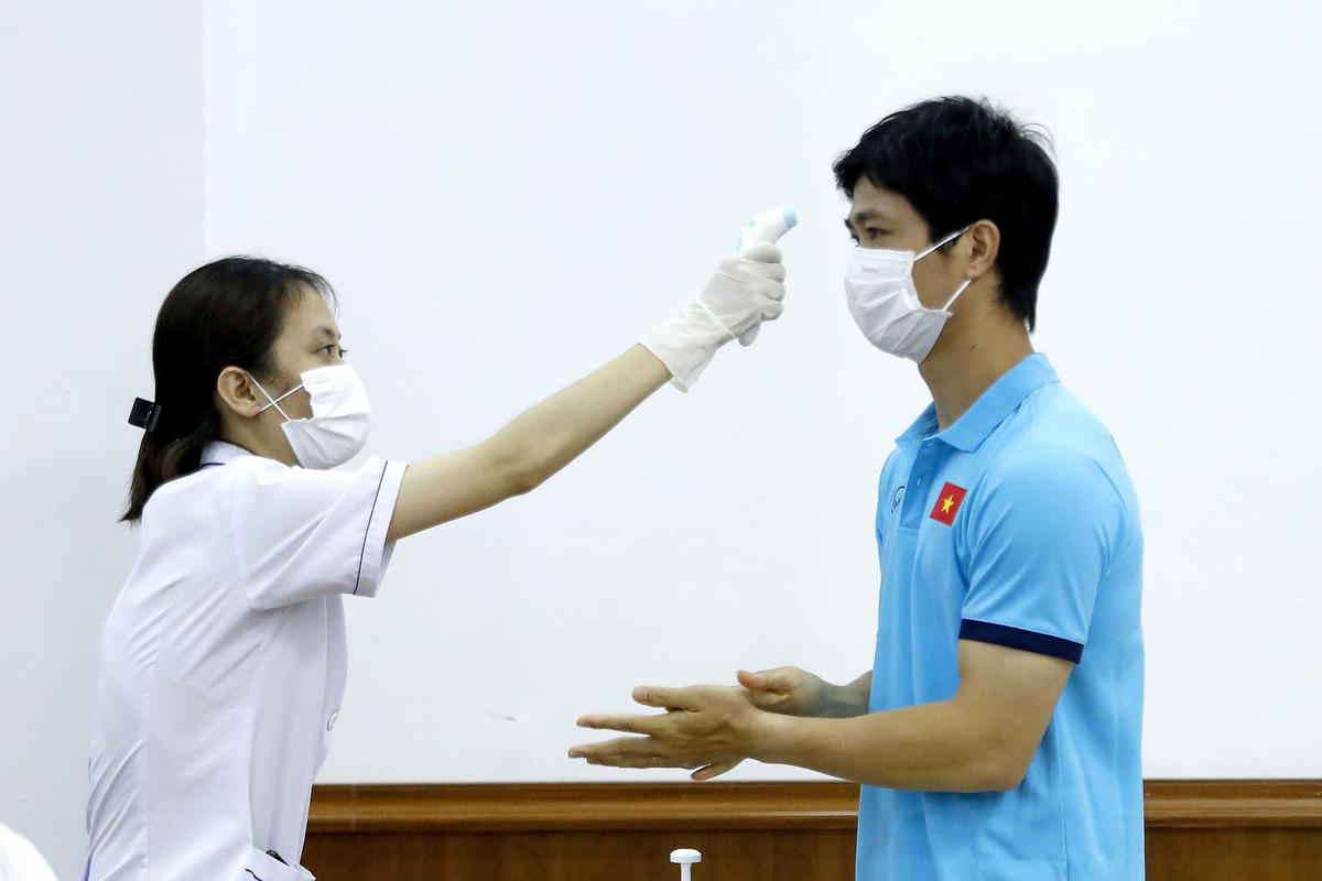 Các cầu thủ tuân thủ chặt chẽ các qui định, hướng dẫn của cơ quan y tế khi tham gia bầu cử.