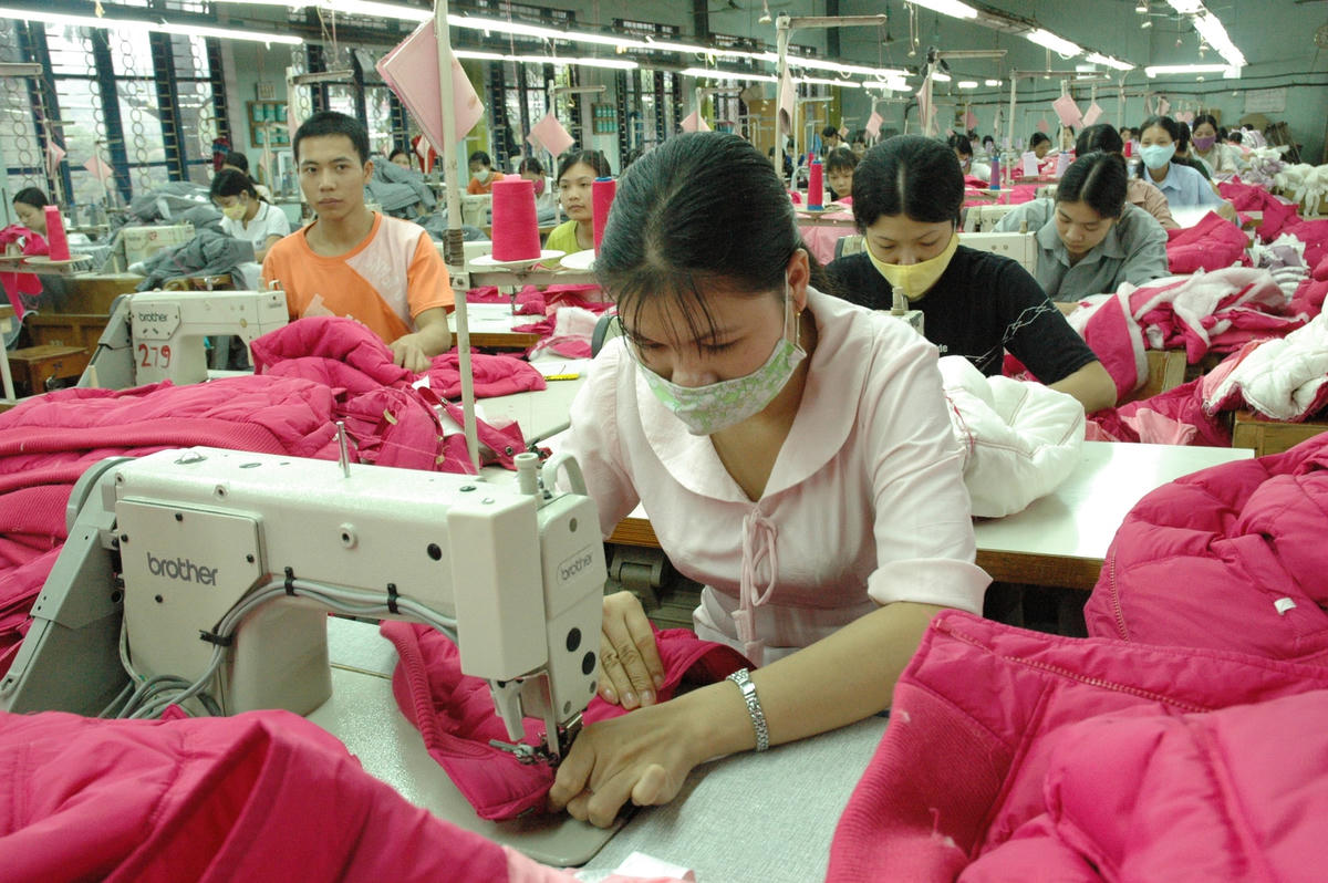 Doanh nghiệp dệt may hoạt động trong khó khăn.