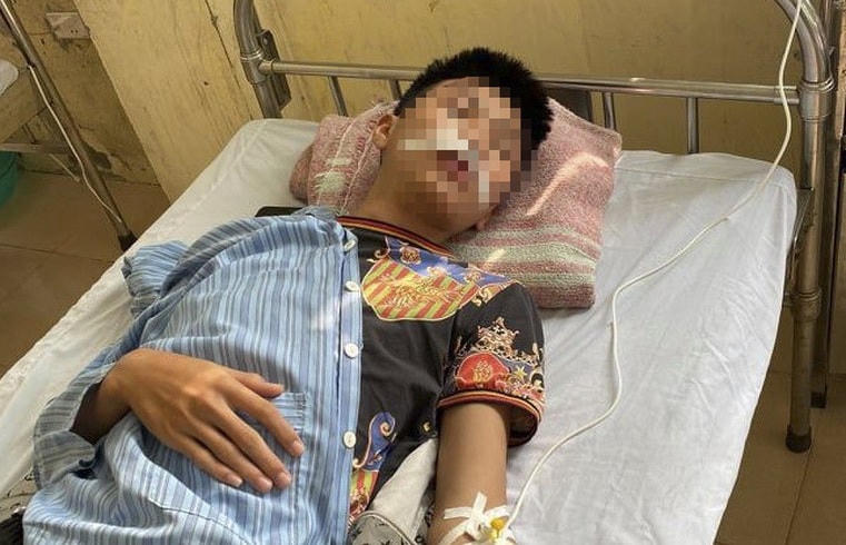 Một nam sinh có liên quan đến vụ ẩu đả hiện đang được điều trị tại bệnh viện.