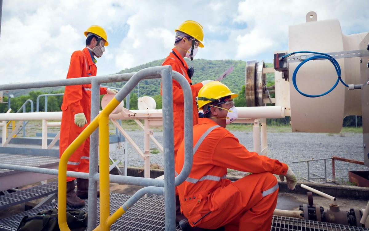 Nhà máy xử lý khi Nam Côn Sơn thực hiện bảo dưỡng, sửa chữa.