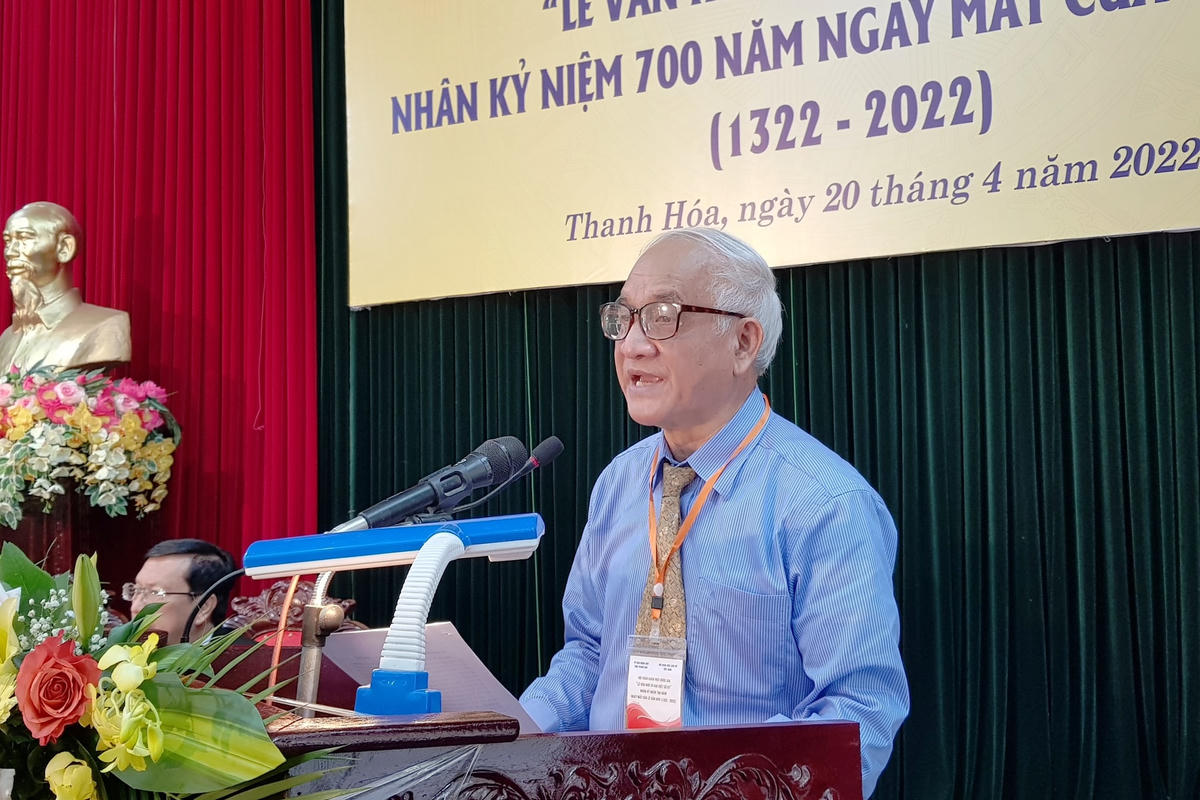 Ông Trần Đức Cường, Chủ tịch Hội khoa học Lịch sử Việt Nam phát biểu tại buổi hội thảo.