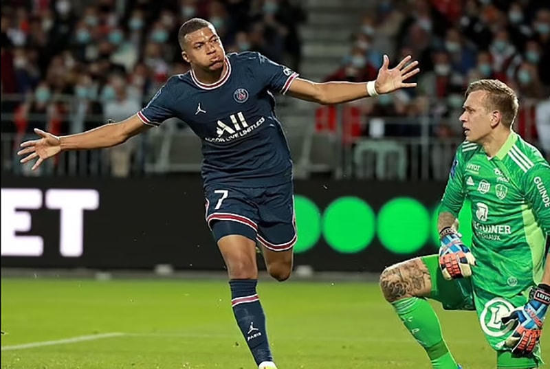 Mbappe có bàn thắng đầu tiên cho PSG ở mùa giải mới.