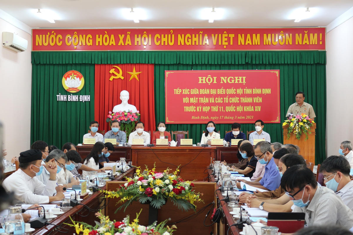 ông Lê Kim Toàn, Phó bí thư Thường trực Tỉnh ủy Bình Định, Trưởng đoàn Đoàn ĐBQH tỉnh Bình Định, Phát biểu tại Hội nghị.