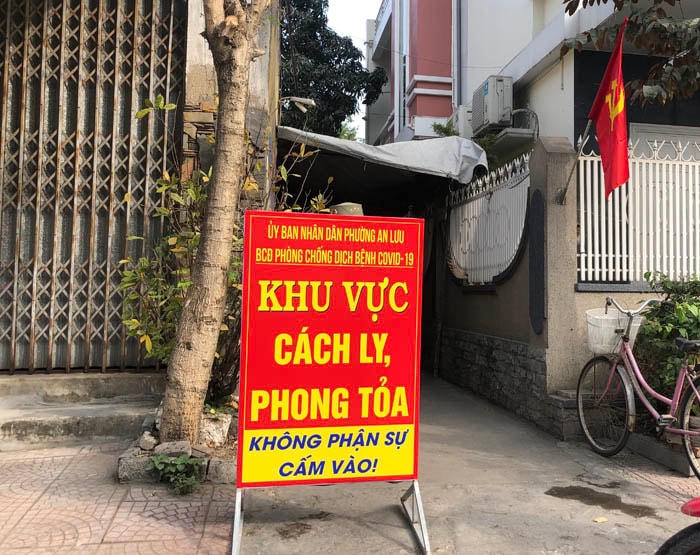 Ngõ 27, phố Thái Bình, khu dân cư Vinh Quang, phường An Lưu bị phong tỏa do liên quan đến ca nhiễm Covid - 19. Nguồn: Báo Hải Dương.