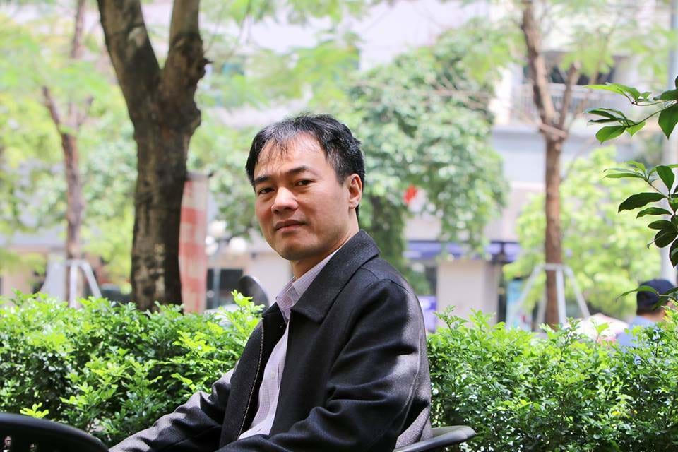 Nhà thơ Trần Hưng.