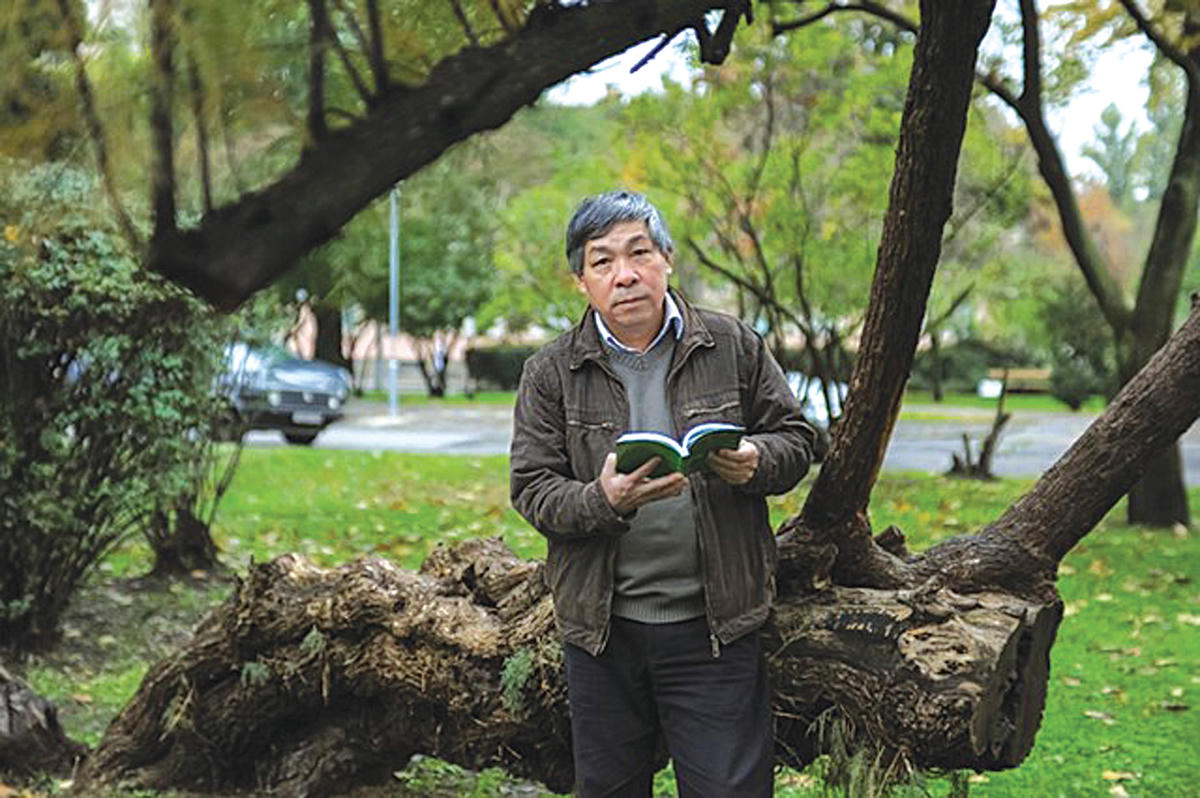 Dịch giả Giáp Văn Chung.