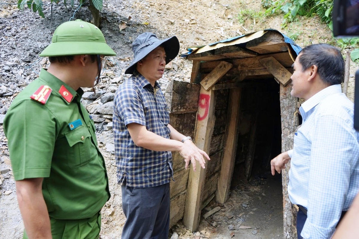 Lãnh đạo tỉnh kiểm tra khai thác vàng ở Sông Thanh.