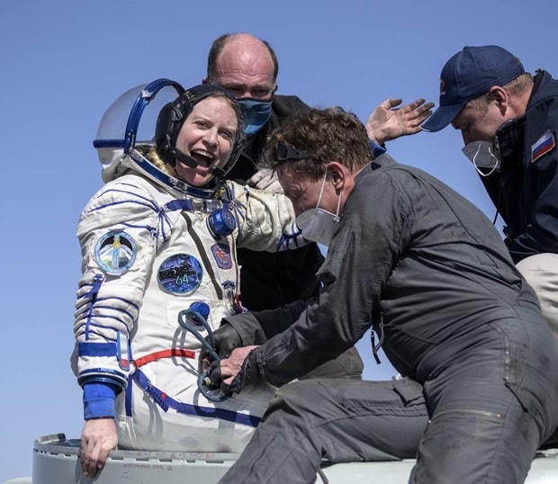 Nữ Tiến sỹ Kate Rubins trở về Trái đất. Nguồn: NASA.  
