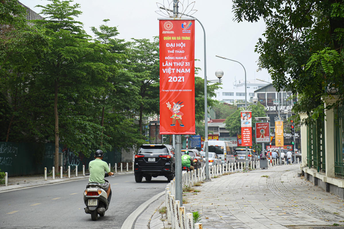 Hầu hết các tuyến phố tại Thủ đô được trang hoàng rực rỡ hướng tới SEA Games 31.