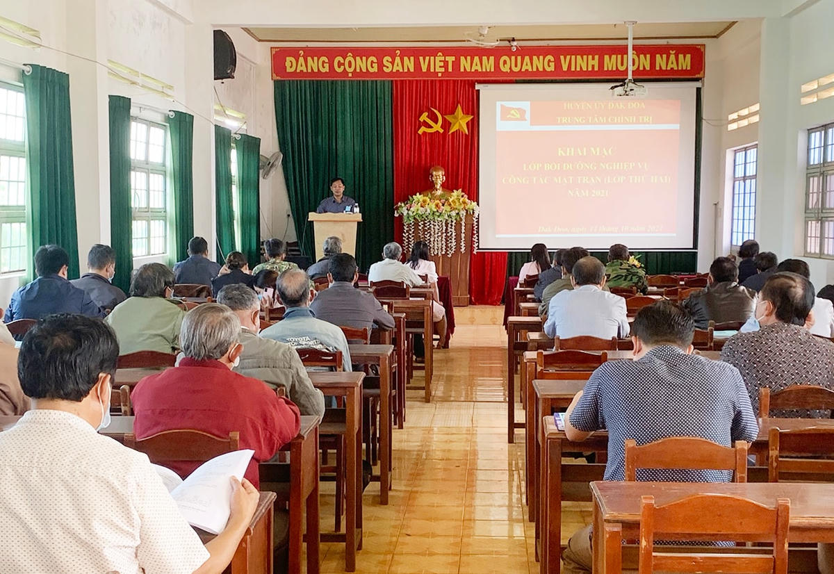 Quang cảnh lớp bồi dưỡng nghiệp vụ công tác Mặt trận năm 2021.  