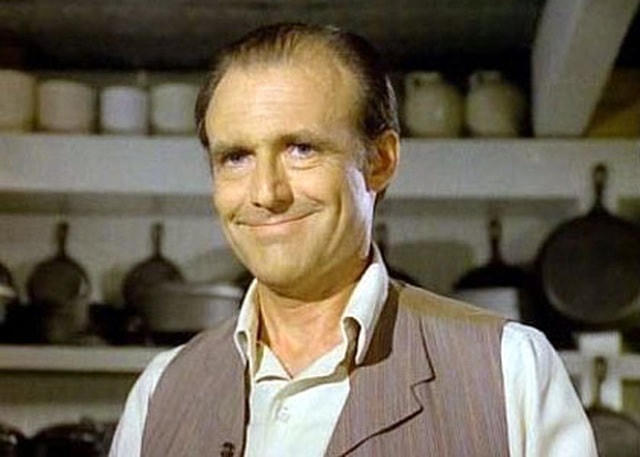Nam diễn viên Richard Bull (vào vai ông chủ cửa hàng tạp hóa - Nels Oleson).