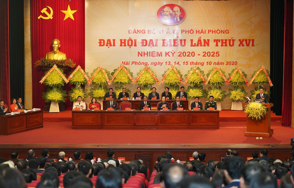 Đoàn Chủ tịch điều hành Đại hội. Ảnh: VGP/Quang Hiếu.
