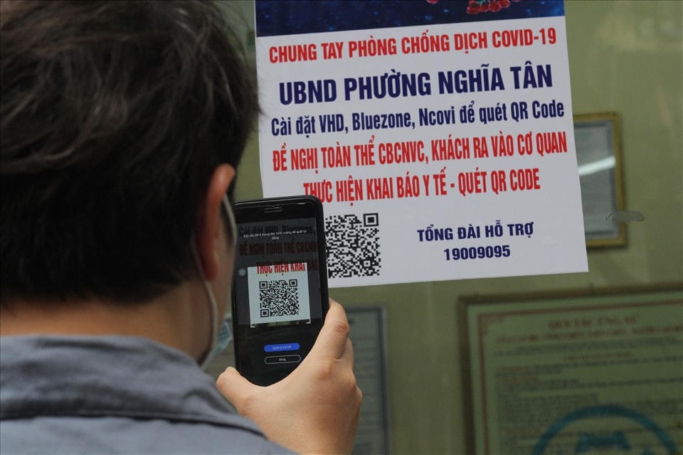 Điểm khai báo y tế trước khi vào chợ