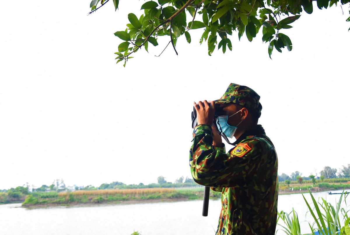 Những người lính bám trụ địa bàn để giữ vừng bình yên nơi tuyến biên giới Tây nam Tổ quốc.
