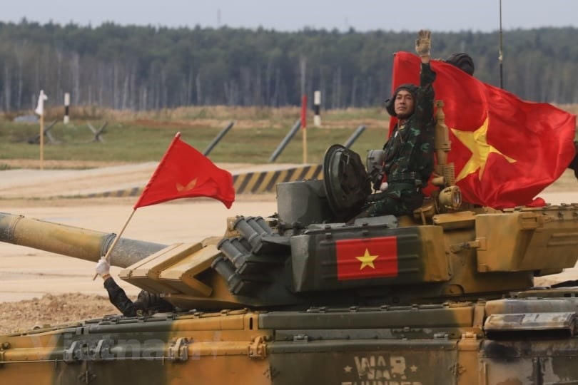 Đội tuyển xe tăng Việt Nam đã thi đấu xuất sắc, giành chức vô địch bảng 2 nội dung Xe tăng hành tiến. (Ảnh: Trần Hiếu/Vietnam+).