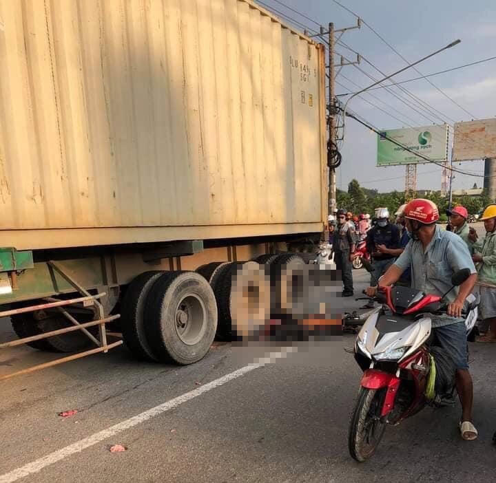 Nam sinh lớp 9 bị xe đầu kéo cán tử vong trên đường đi học về