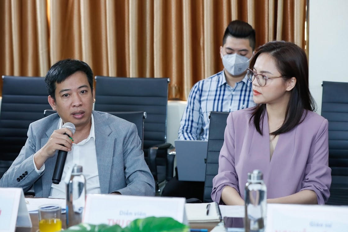 Nhà văn Hoàng Anh Tú và diễn viên Thu Quỳnh đã có nhiều chia sẻ tích cực tại buổi tọa đàm.