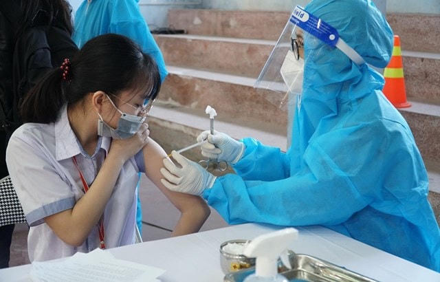 Nhiều tỉnh, thành đã triển khai tiêm vaccine phòng Covid-19 cho trẻ em.