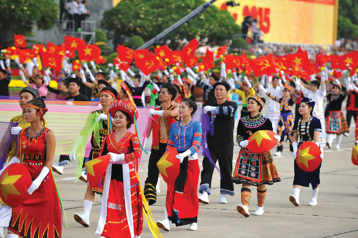 Đất nước trong ngày hội lớn. Ảnh: Quang Vinh.