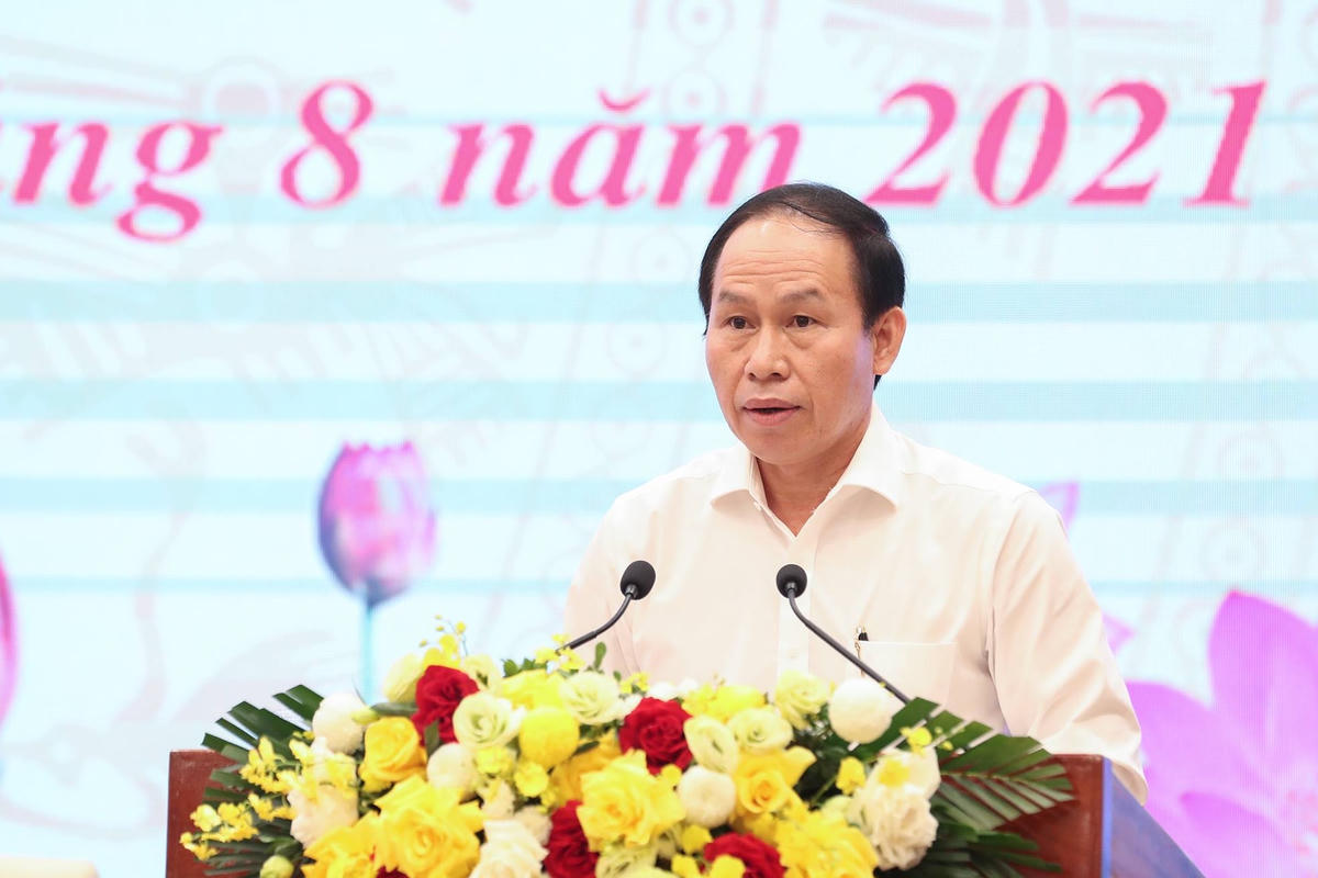 Phó Chủ tịch - Tổng Thư ký UBTƯ MTTQ Việt Nam Lê Tiến Châu phát biểu tại Hội nghị. Ảnh: Quang Vinh.