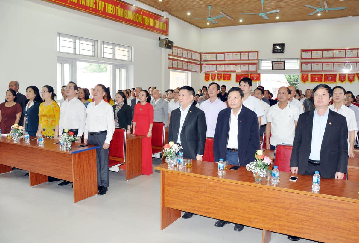 Lãnh đạo Kiểm toán Nhà nước, đại diện Ban Dân tộc (Ủy ban Trung ương MTTQ Việt Nam) dự ngày hội Đại Đoàn kết tại khối Tân Phúc