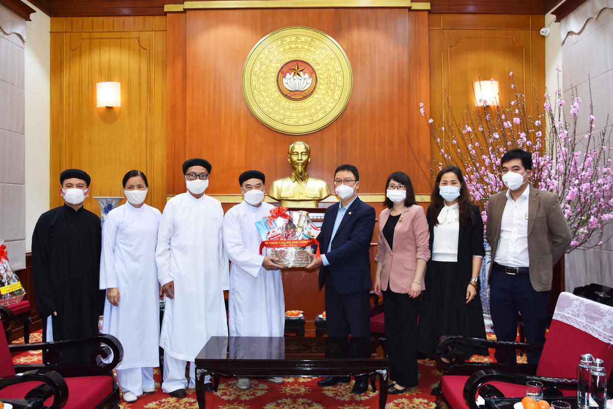 Hội thánh Cao Đài Ban Chỉnh đạo thăm, chúc Tết UBTƯ MTTQ Việt Nam.