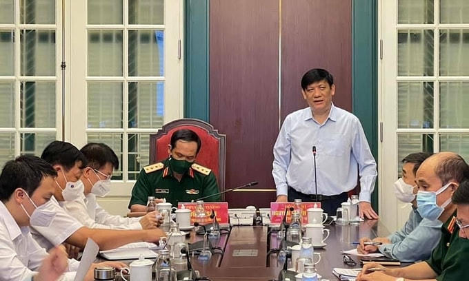 Bộ trưởng Nguyễn Thanh Long làm việc với lãnh đạo Bộ Quốc phòng ngày 10/8. Ảnh: MOH.