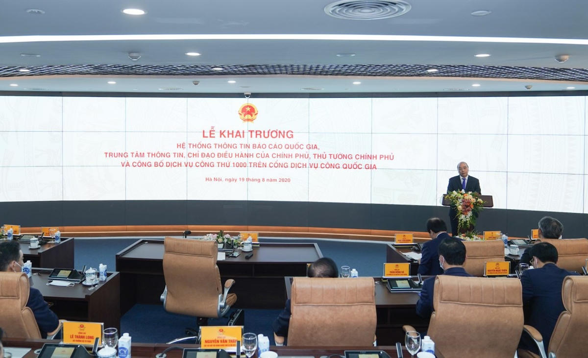 Thủ tướng Chính Phủ dự lế công bố Hệ thống thông tin báo cáo Quốc gia và công bố dịch vụ công trực tuyến thứ 1000 trên Cổng Dịch vụ Công Quốc gia.