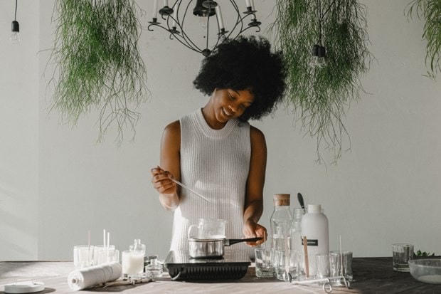 9 hoạt động 'tự làm mình vui' trong những ngày giãn cách xã hội