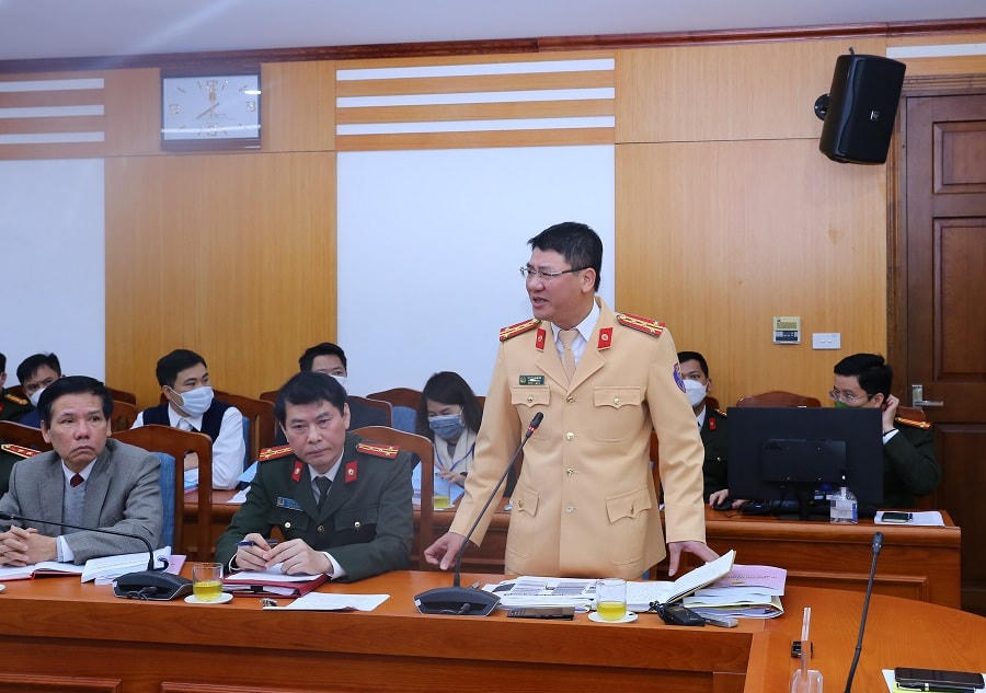 Đại tá Đỗ Thanh Bình - Phó Cục trưởng Cục Cảnh sát giao thông, Bộ Công an phát biểu tại Hội thảo. Ảnh: BCA