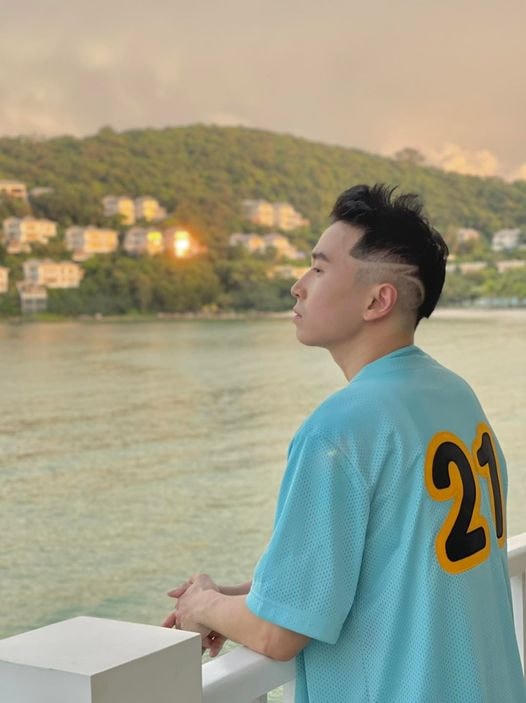 "Cảm ơn anh Karik đã ra bản rap Tâm hồn nhỏ", nhiều khán giả bình luận.